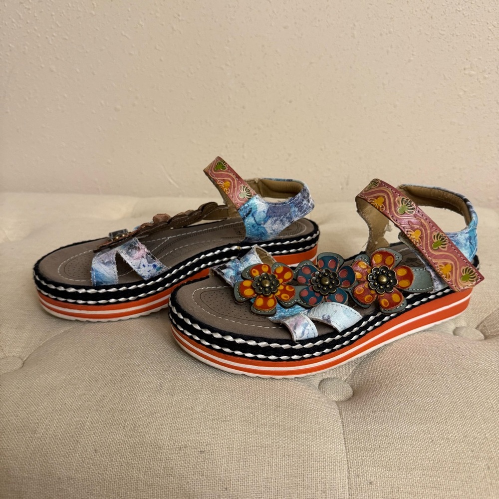 L'ATISTE Multicolor Floral Platform Sandals - Blue, Orange, Pink